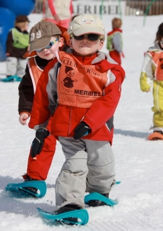  Al tener diversion en la nieve